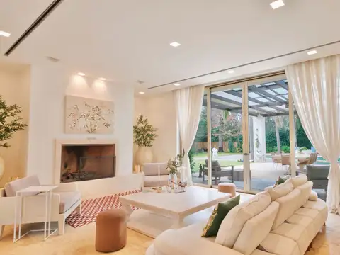 Casa 5 ambientes con 6 baños