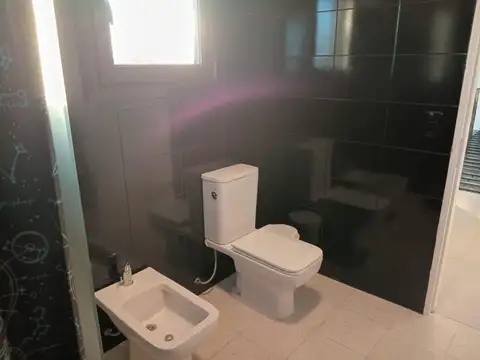 Casa 4 ambientes con 3 baños