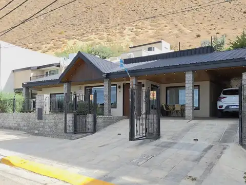 CASA SOBRE COSTANERA DE RADA TILLY 