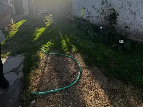 Casa 4 ambientes con 1 baño