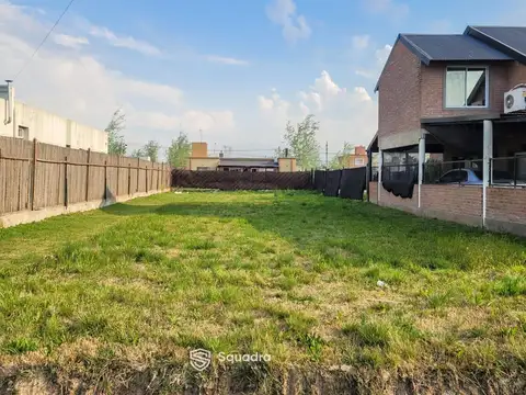 Venta - lote escriturado de 360 m2 - barrio tierra de sueños 3, roldán.
