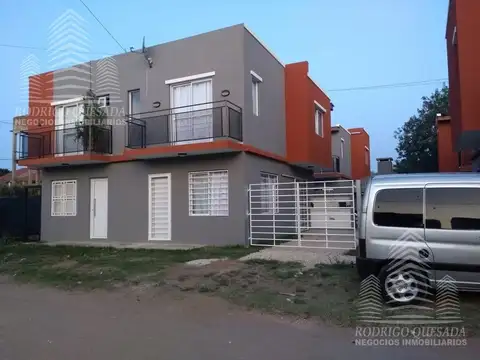Depto Tipo Casa en Venta de 3 ambientes