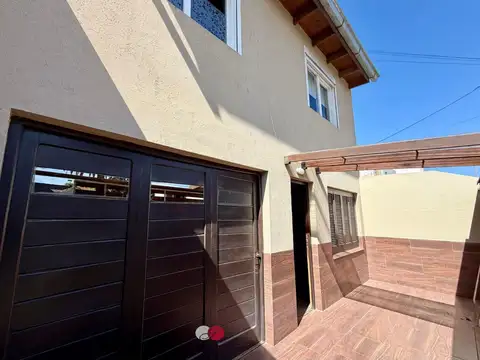 Depto Tipo Casa en Venta con 2 cocheras