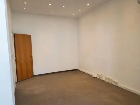 Oficina en venta en CABA, Monzerrat. Incluye cochera. OPORTUNIDAD  