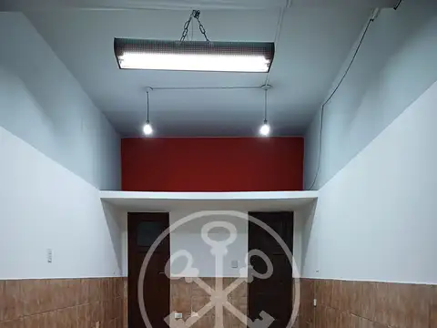 Local comercial con vidriera 30 m2
