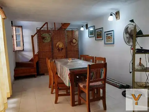 Casa 5 ambientes con 2 baños