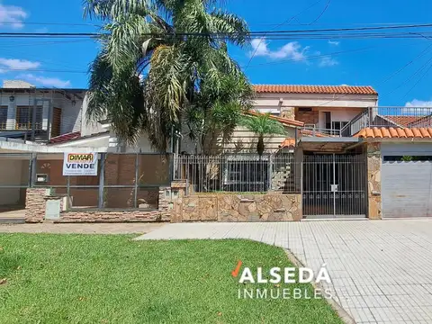 Casa dos dormitorios c/ patio( Planta Baja)