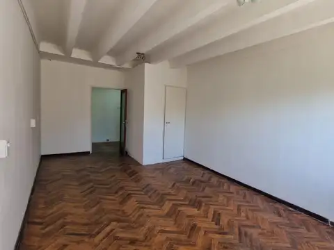 Oficina 4 ambientes con 1 baño