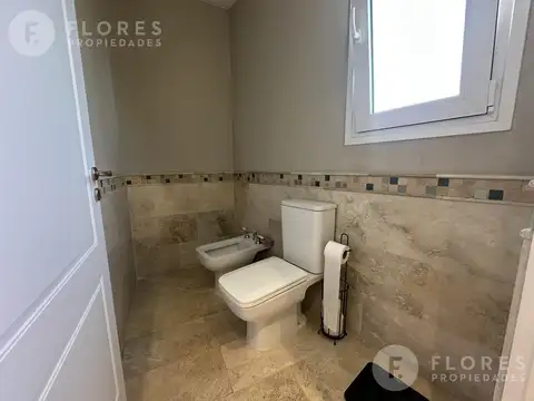 Casa 7 ambientes con 6 baños