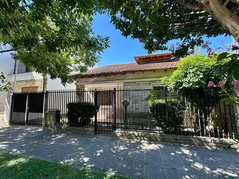 Casa en venta en Escobar centro - 445 metros de terreno!   ID 5665