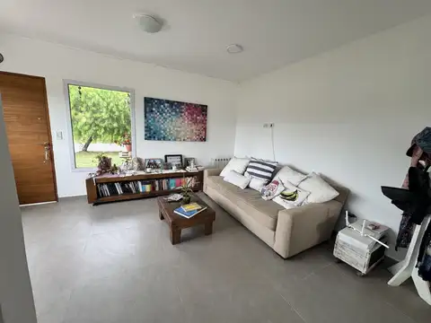 Casa en Alquiler en Pilar del Este - San Ramon, USD 1.100