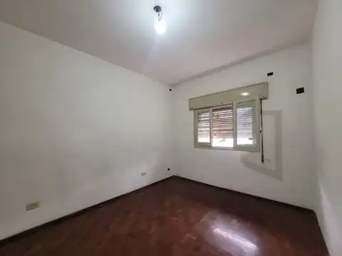 Casa dos dormitorios con Patio