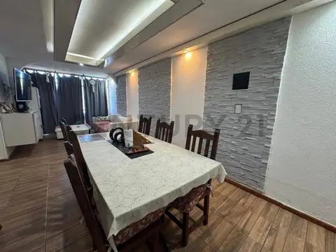 Departamento 5 ambientes en Garín Venta – Apto crédito - 4 dormitorios, 2 baños