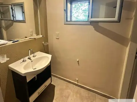 Casa en Venta - 4 Dormitorios 2 Baños - 720mts - Roldan - Santa fe