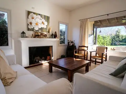 Casa en Venta en La Pionera | 4 dormitorios, pileta y lote de 1.248 m²