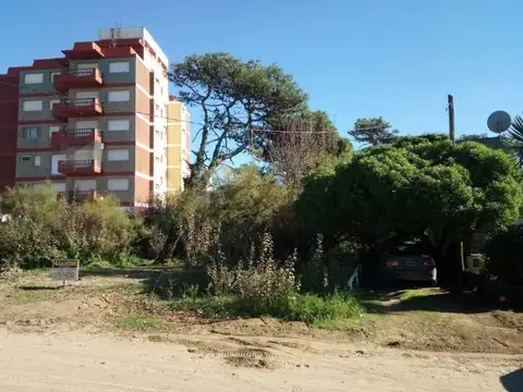 Oportunidad Lote Av 2 al 2500 Multifamiliar Hotelero fot 2.0