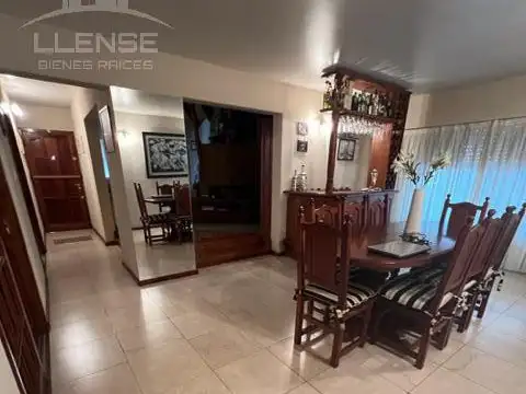 Calle 142A esq22 2195