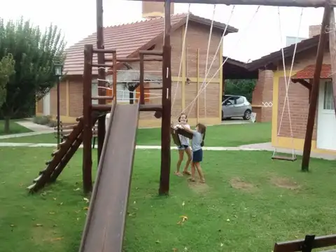 Casa en Venta con 5 cocheras