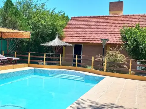 Casa 13 ambientes con 6 baños