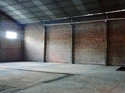 Galpon en Alquiler 4,60  mts Frente