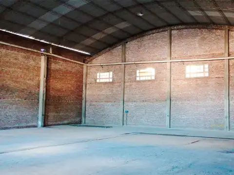 AMPLIO GALPON COMERCIAL IDEAL INGRESO VEHICULAR OLEGARIO V. ANDRADE 2435