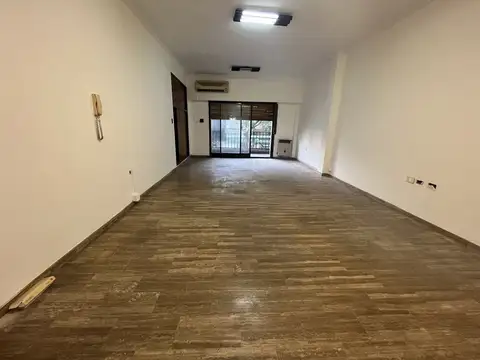 Monoambiente de 48 M2 al frente con Balcon