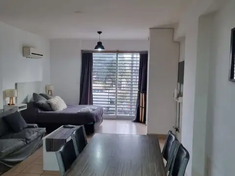 Dr. Romulo Naon 3600, Piso 1