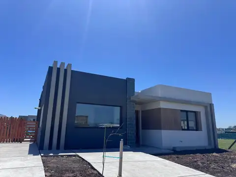 Casa en Venta en Pilar Del Este, USD 175.000