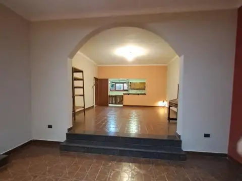 CHALET EXCLUSIVO EN EL CORAZON DE GRAL.GUEMES