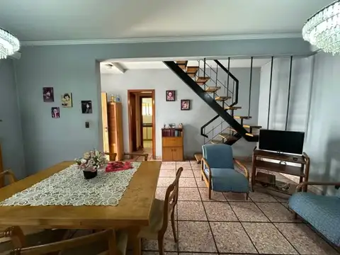 Depto Tipo Casa en Venta en Bernal Oeste, USD 110.000