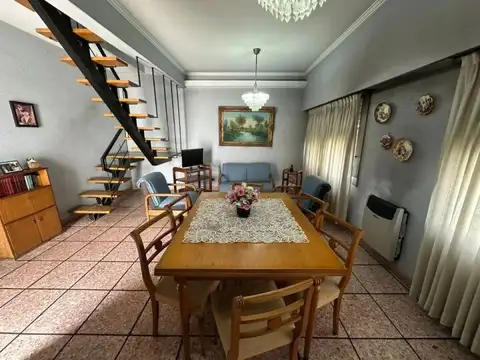 Depto Tipo Casa en Venta de 4 dormitorios