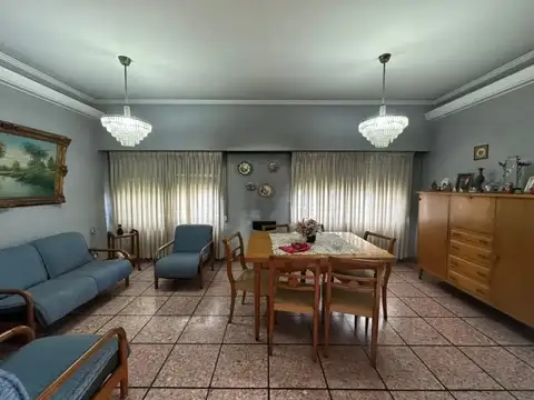 Depto Tipo Casa en Venta de 5 ambientes