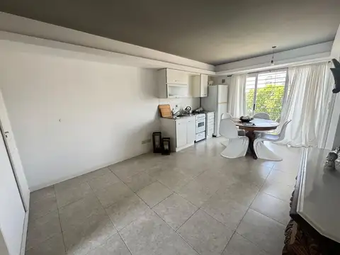 Venta   Departamento de 2 Amb al Frente! Haedo Norte!