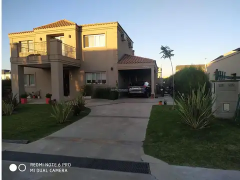 Venta Casa en Las Golondrinas 3 Dormitorios Berazategui 100