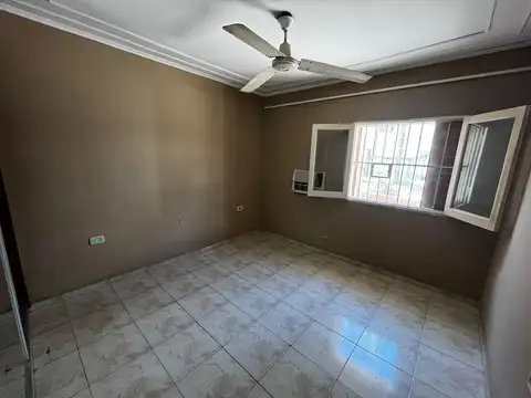 Casa 6 ambientes con 1 baño