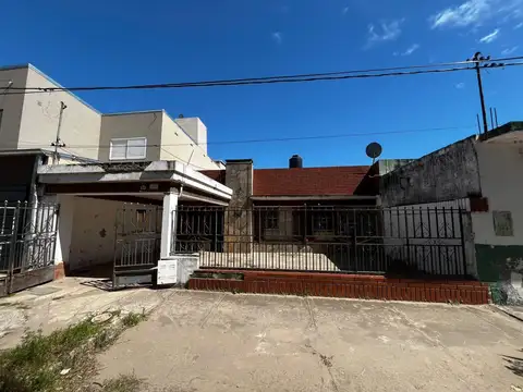 Casa en Alquiler con 1 cochera