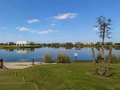Venta de Lote en Barrio Riberas - Puertos del Lago