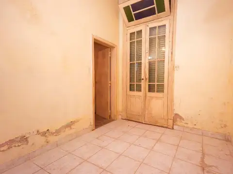 VENTA DE CASA EN PIÑEYRO A REFACCIONAR