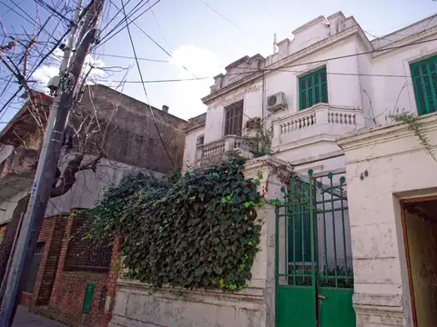 VENTA DE CASA EN PIÑEYRO A REFACCIONAR