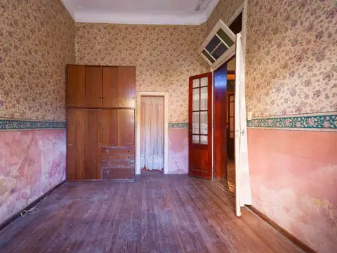 Casa 6 ambientes con 2 baños