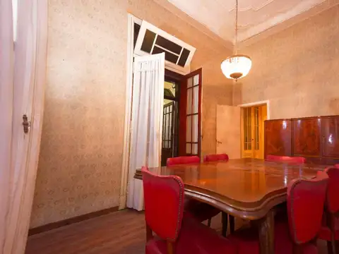 Casa 6 ambientes con 2 baños