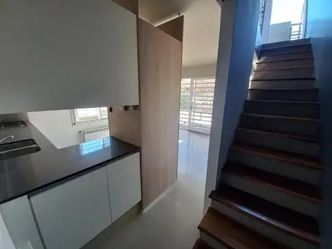 Depto Tipo Casa 2 ambientes con 1 baño