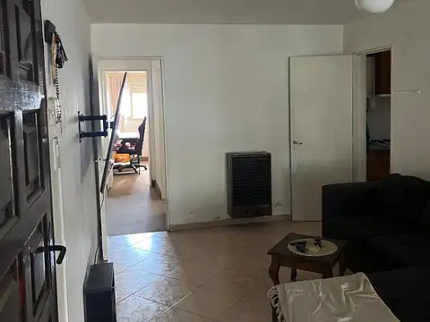 Casa 8 ambientes con 3 baños