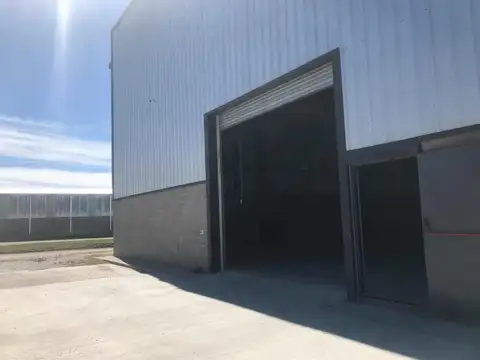 Nave Industrial 1900 m2  Autovía RP5 Cordoba - Alta Gracia