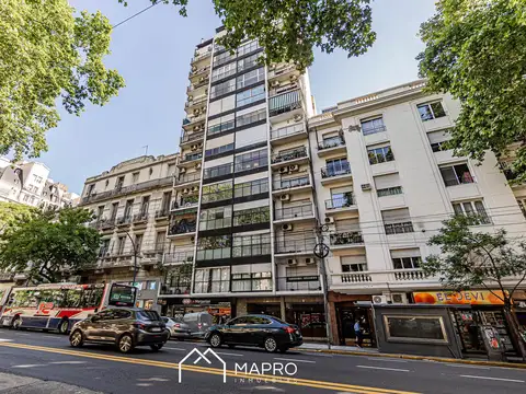 Departamento 3 ambientes Apto Profesional en Planta Baja, ideal consultorios u oficinas.