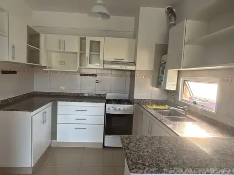 DUEÑO DIRECTO 3 AMBIENTES PISO ALTO SEMIPISO OPCIONAL COCHERA