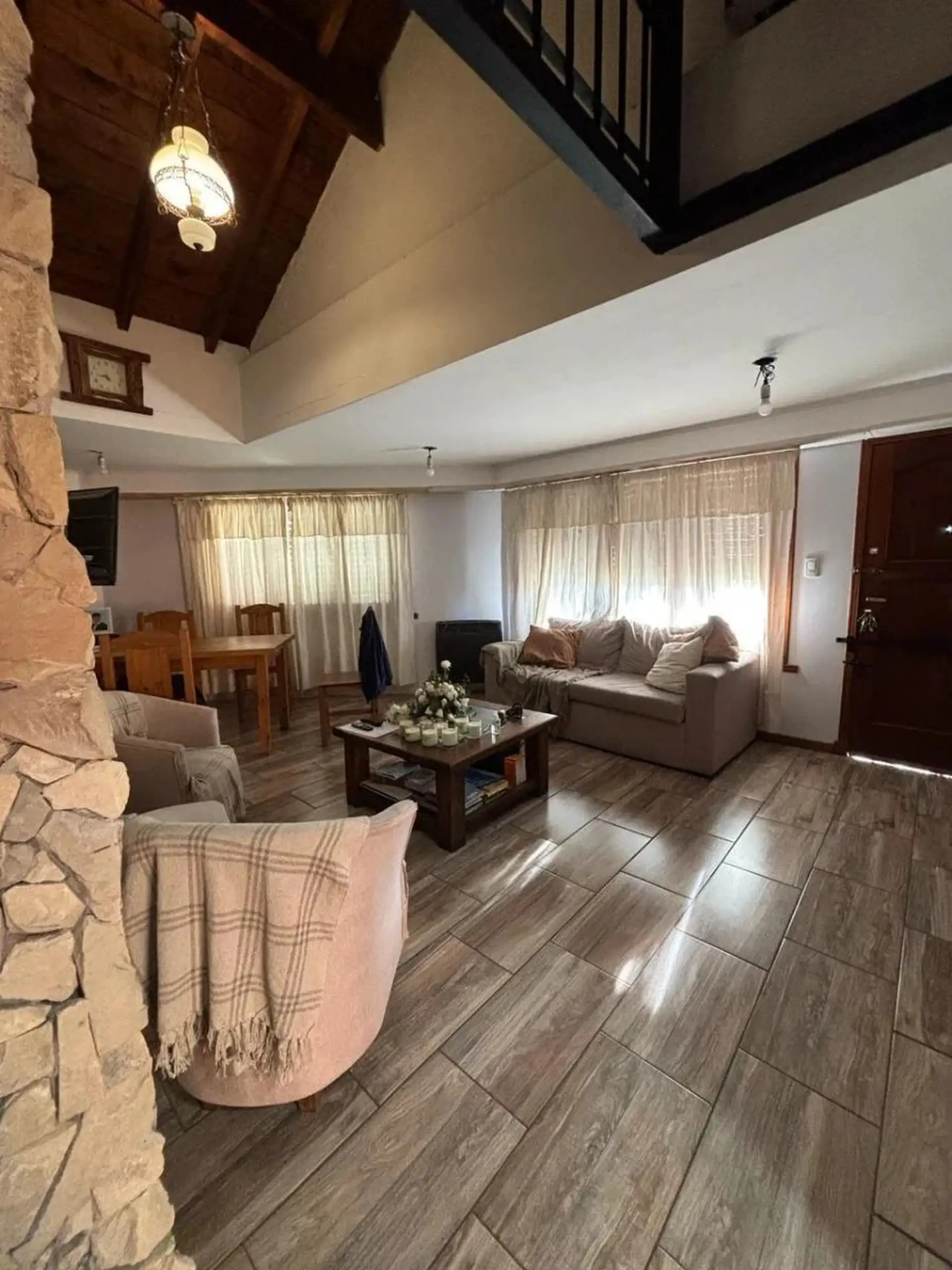 VENTA PH CASA INDEPENDIENTE 4 AMBIENTES CON COCHERA