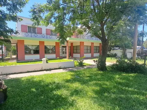 Gran propiedad sobre Ruta 11, a mts del Aeropuerto