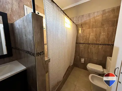 CASA EN VENTA EN SAN VICENTE CON PILETA Y COCHERA