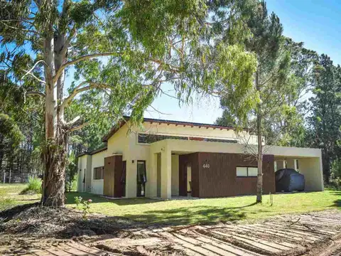 VENTA DE CASA EN VILLAROBLES. A ESTRENAR